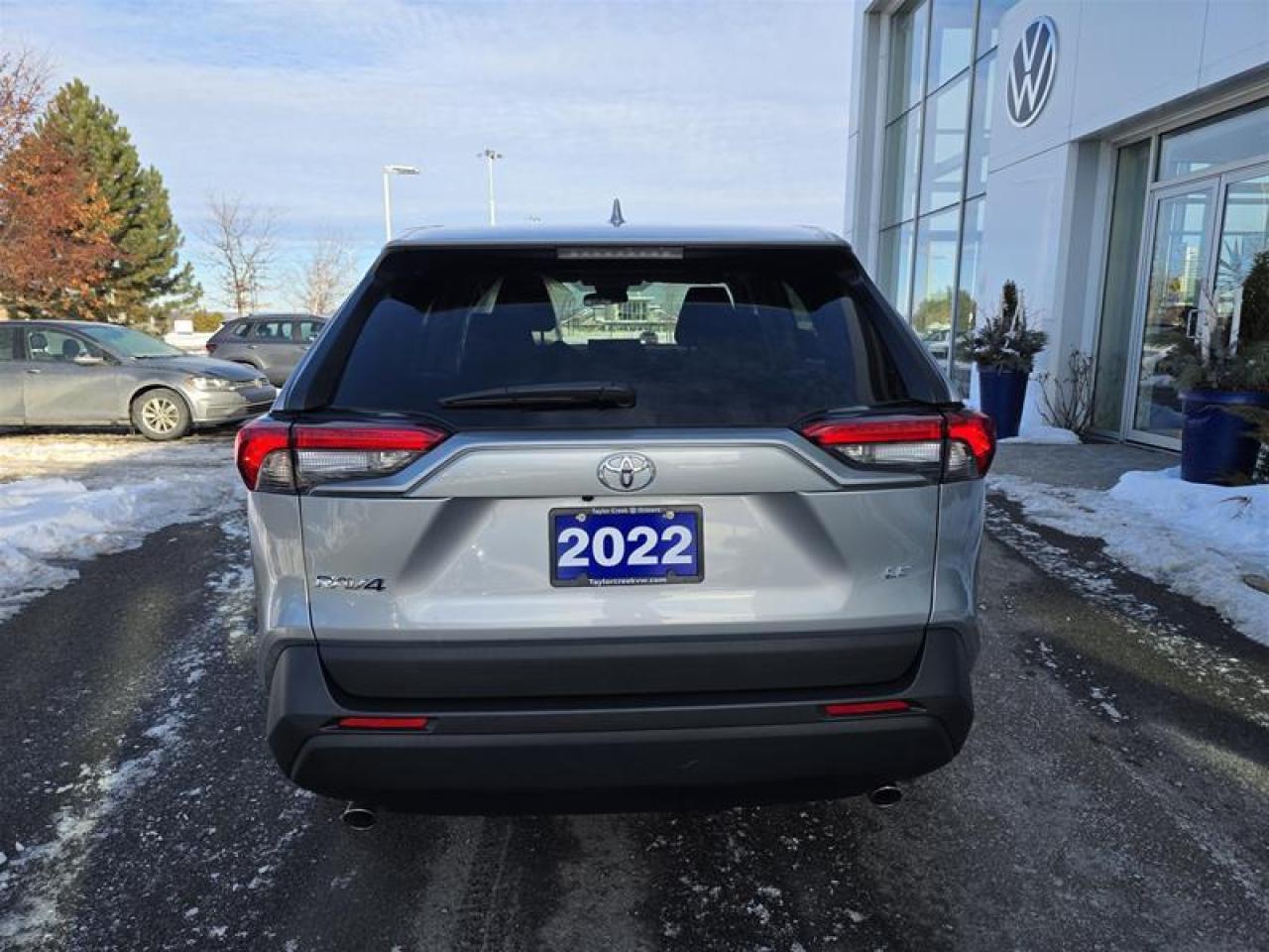 2022 Toyota RAV4 LE FWD W/Winter wheel pkg Photo3
