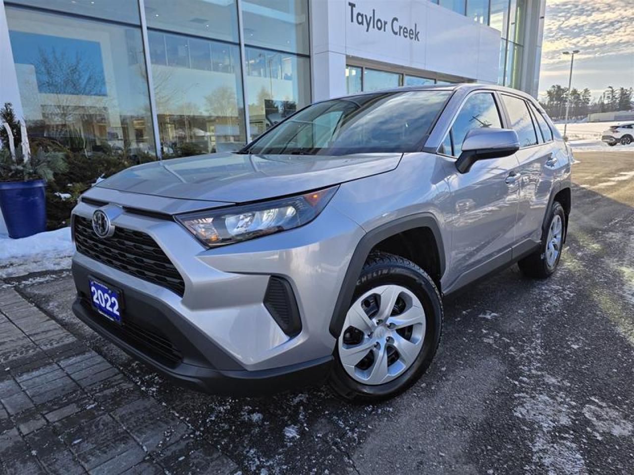 2022 Toyota RAV4 LE FWD W/Winter wheel pkg Photo0