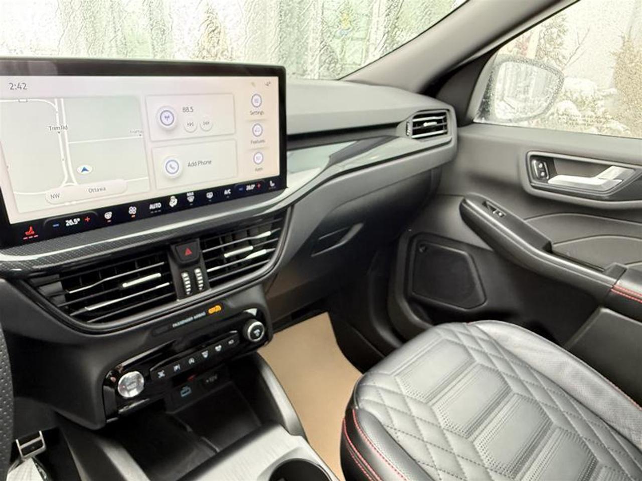 2023 Ford Escape ST- Line Elite AWD 2.0L W/Winter tire pkg Photo