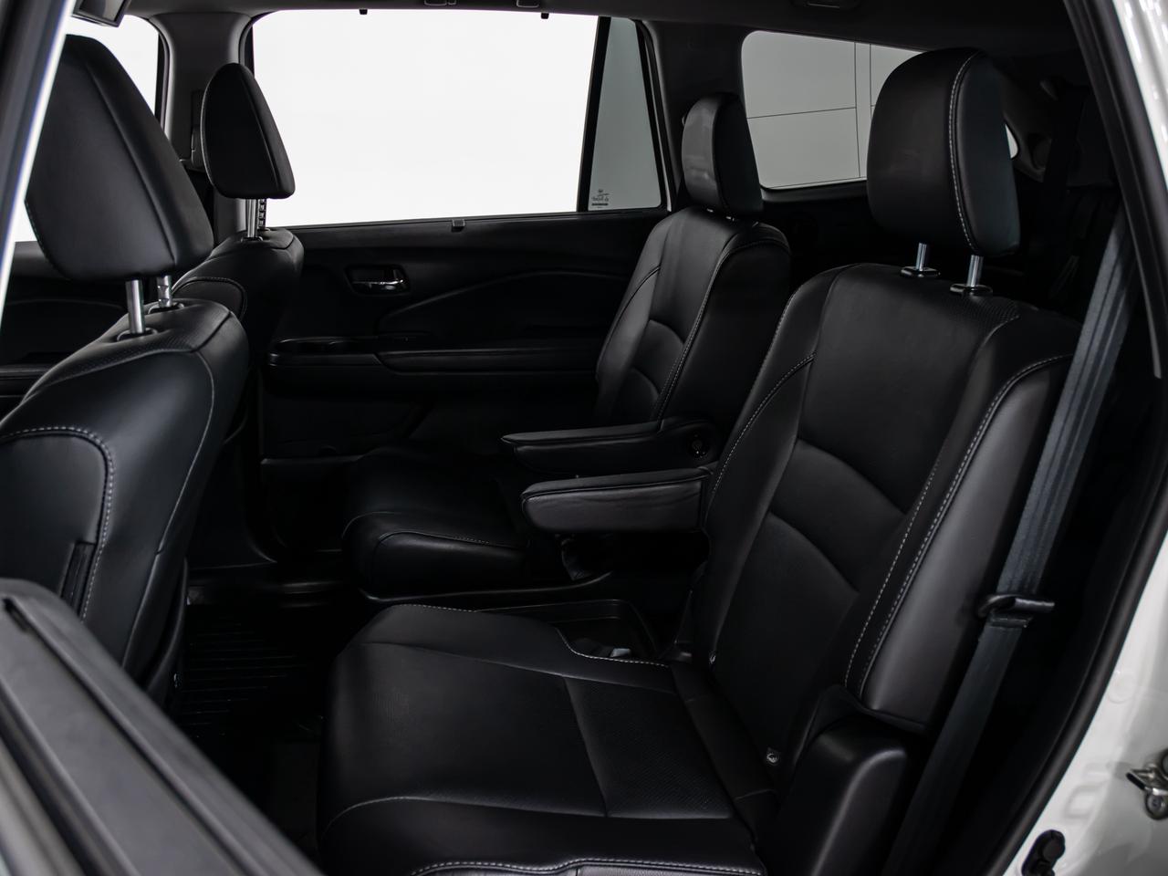 2018 Honda Pilot TOURING AWD REAR DVD NAVI REAR VIEW CAM 6 PASS Photo