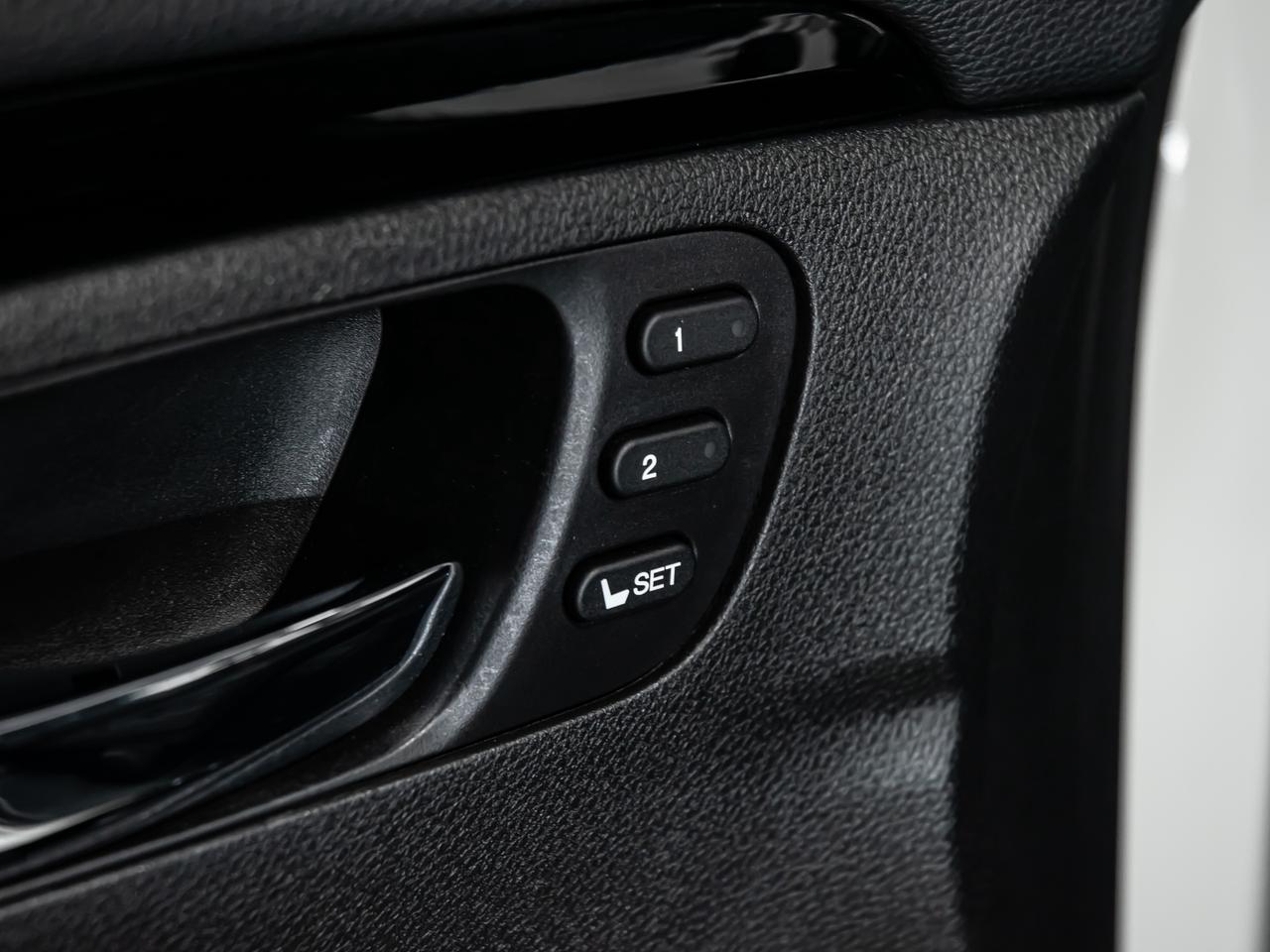 2018 Honda Pilot TOURING AWD REAR DVD NAVI REAR VIEW CAM 6 PASS Photo