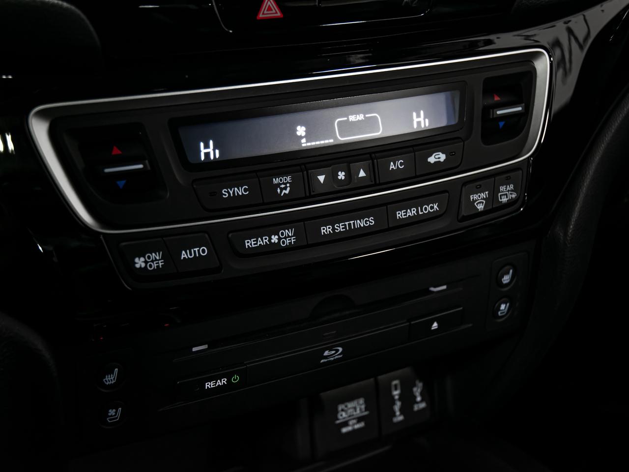 2018 Honda Pilot TOURING AWD REAR DVD NAVI REAR VIEW CAM 6 PASS Photo