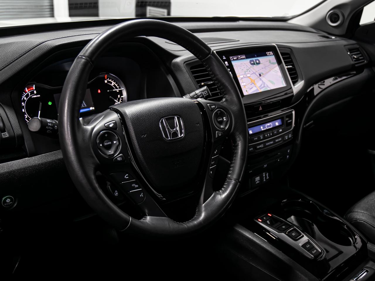 2018 Honda Pilot TOURING AWD REAR DVD NAVI REAR VIEW CAM 6 PASS Photo