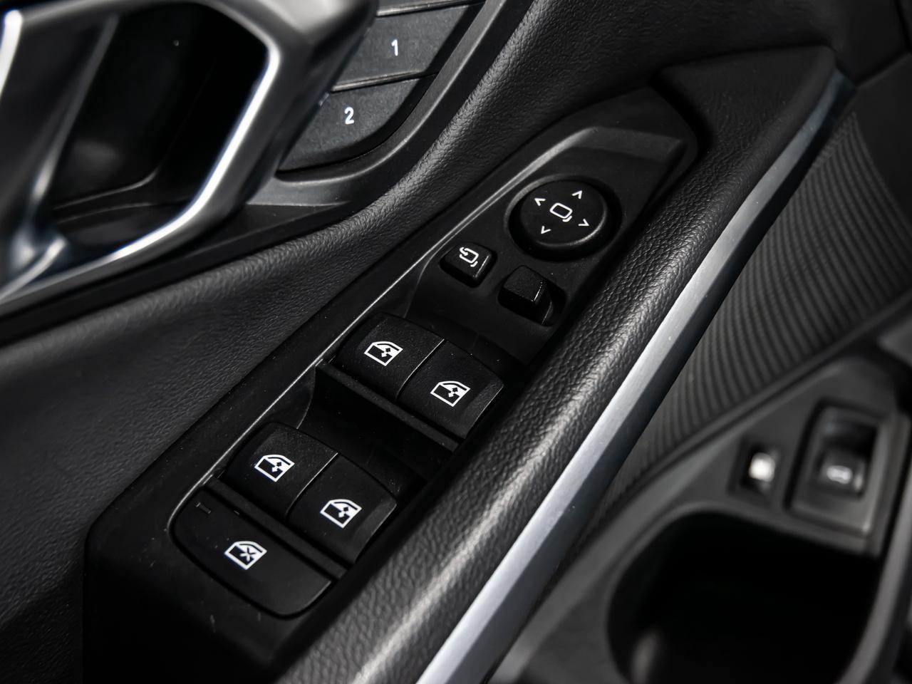 2022 BMW 3 Series 330e xDrive PLUG IN HYBRID BLIND SPOTS NAVI Photo