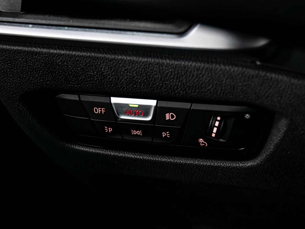 2022 BMW 3 Series 330e xDrive PLUG IN HYBRID BLIND SPOTS NAVI Photo