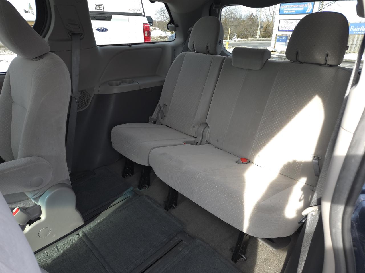 2017 Toyota Sienna 5dr LE 7-Pass AWD Photo