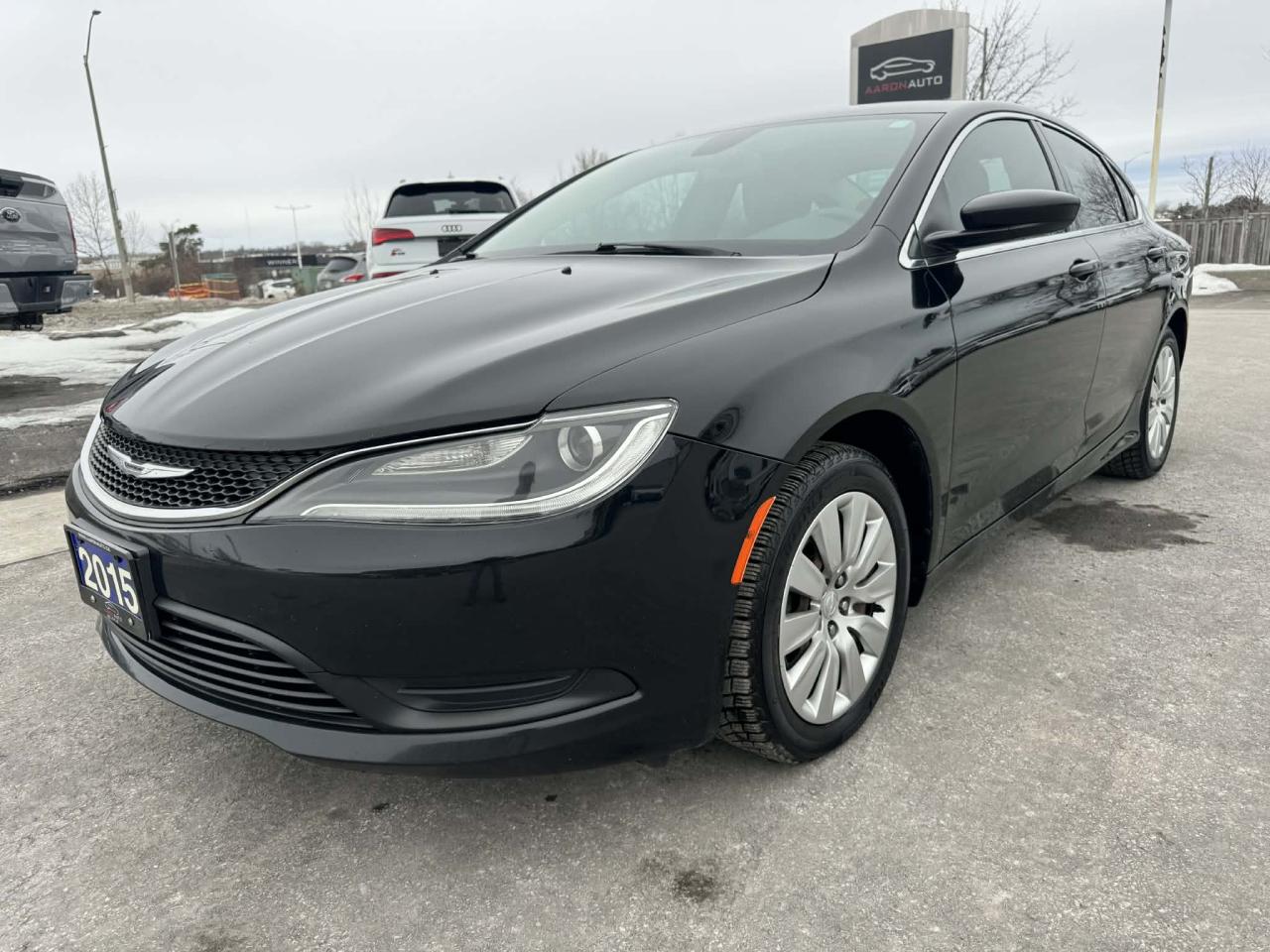 2015 Chrysler 200 4dr Sdn LX FWD Photo0