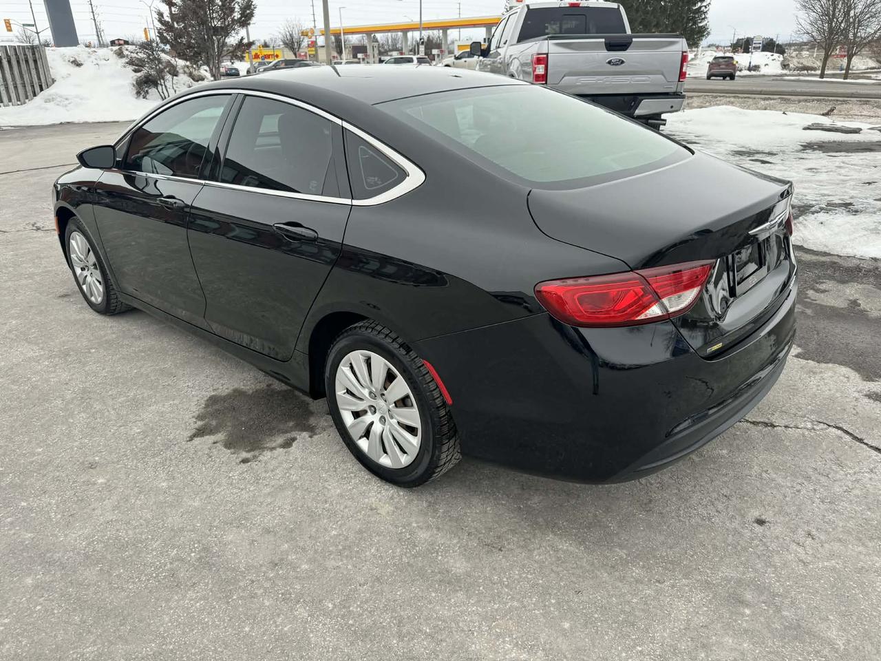 2015 Chrysler 200 4dr Sdn LX FWD Photo