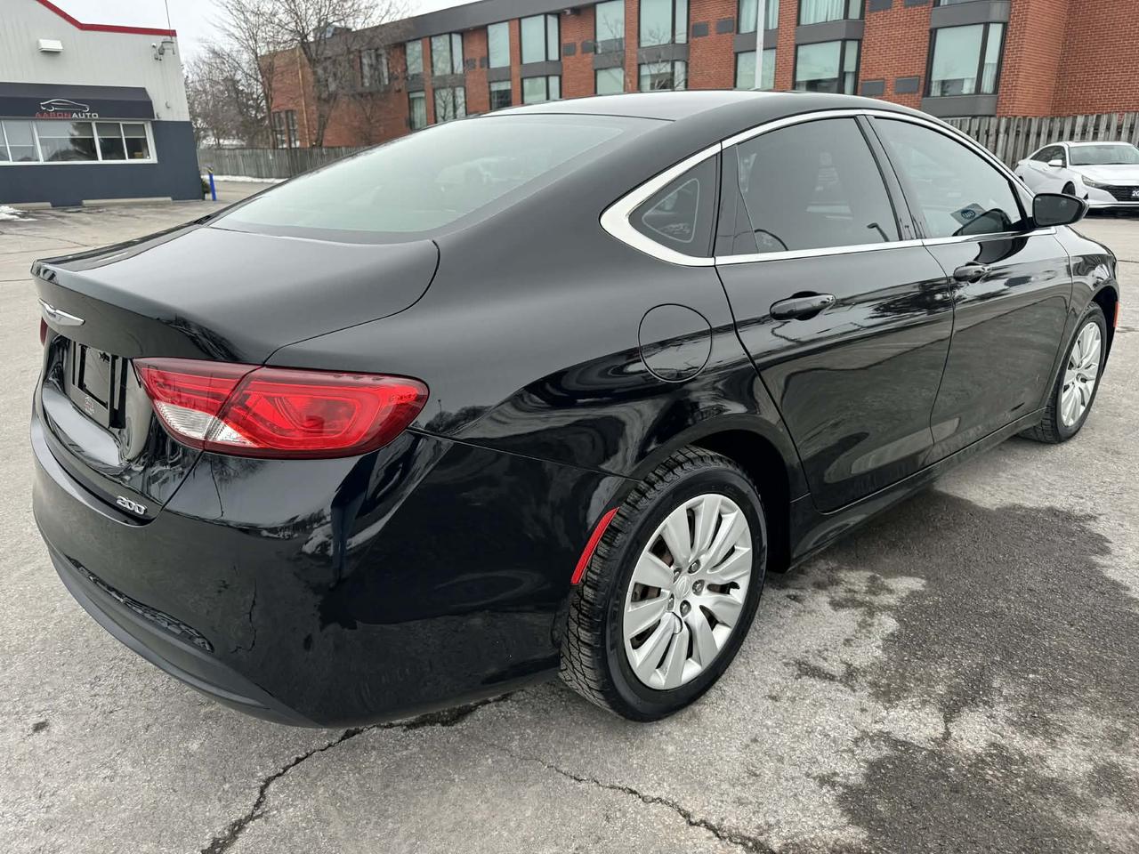 2015 Chrysler 200 4dr Sdn LX FWD Photo