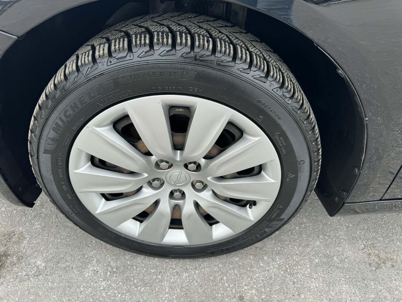 2015 Chrysler 200 4dr Sdn LX FWD Photo