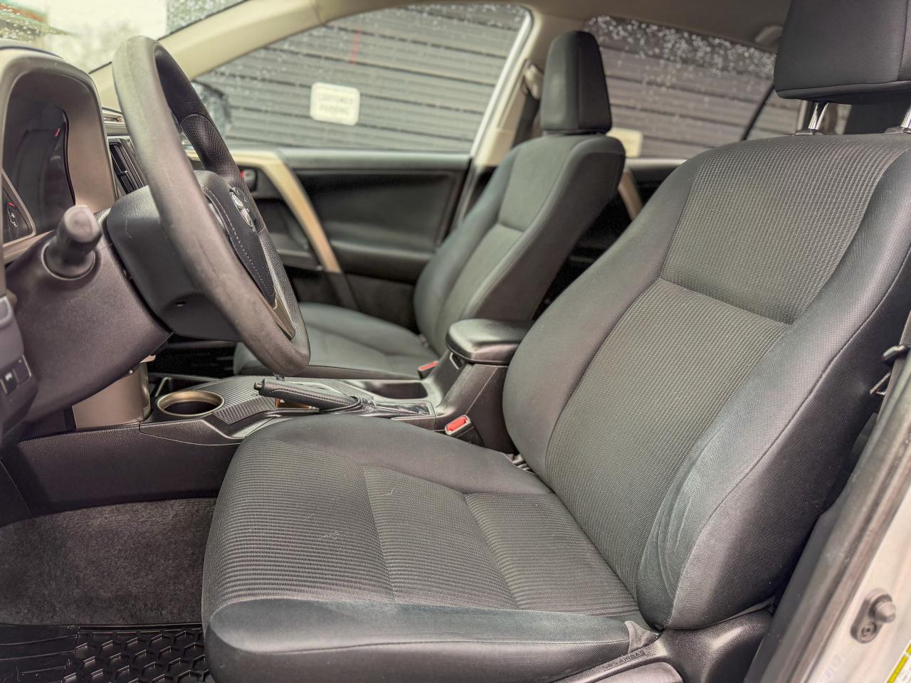 2015 Toyota RAV4 LE/AWD/CAMERA/REMOTE/2.5L/FUEL EFFICIENT ... Photo