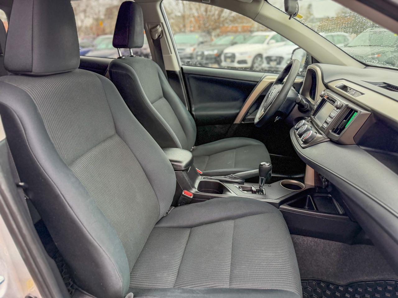 2015 Toyota RAV4 LE/AWD/CAMERA/REMOTE/2.5L/FUEL EFFICIENT ... Photo