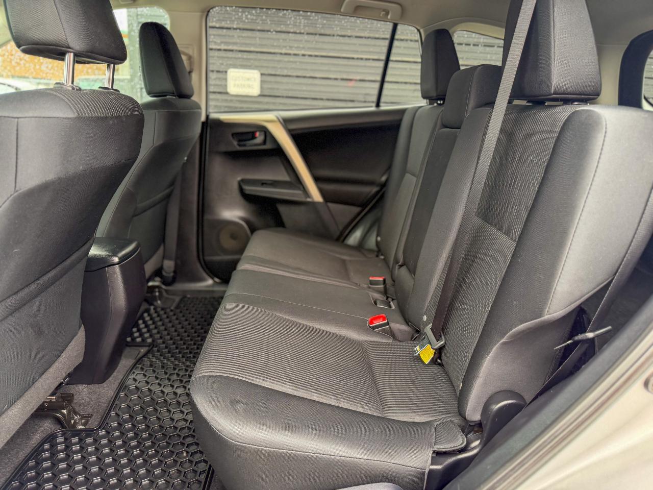 2015 Toyota RAV4 LE/AWD/CAMERA/REMOTE/2.5L/FUEL EFFICIENT ... Photo