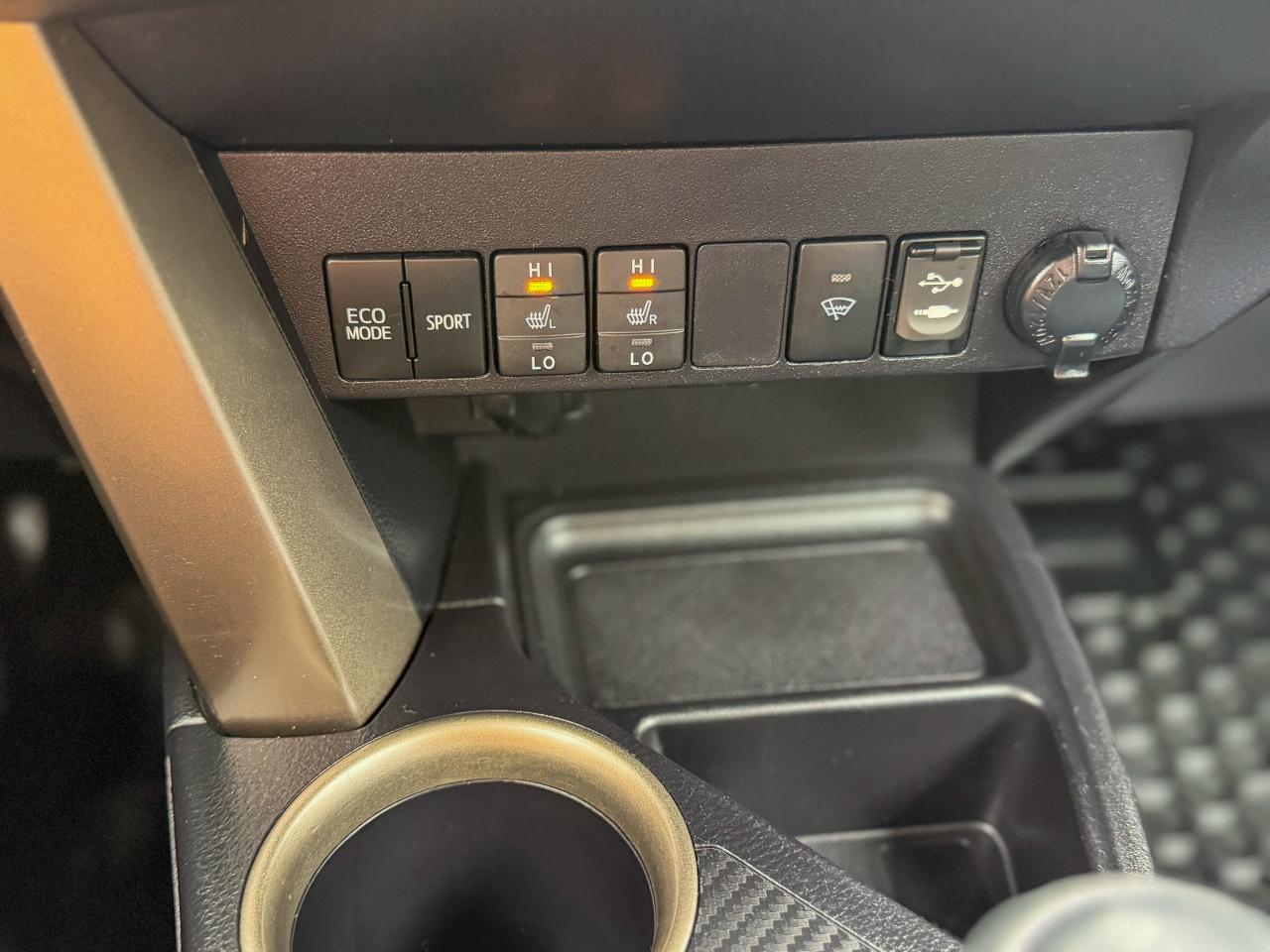 2015 Toyota RAV4 LE/AWD/CAMERA/REMOTE/2.5L/FUEL EFFICIENT ... Photo