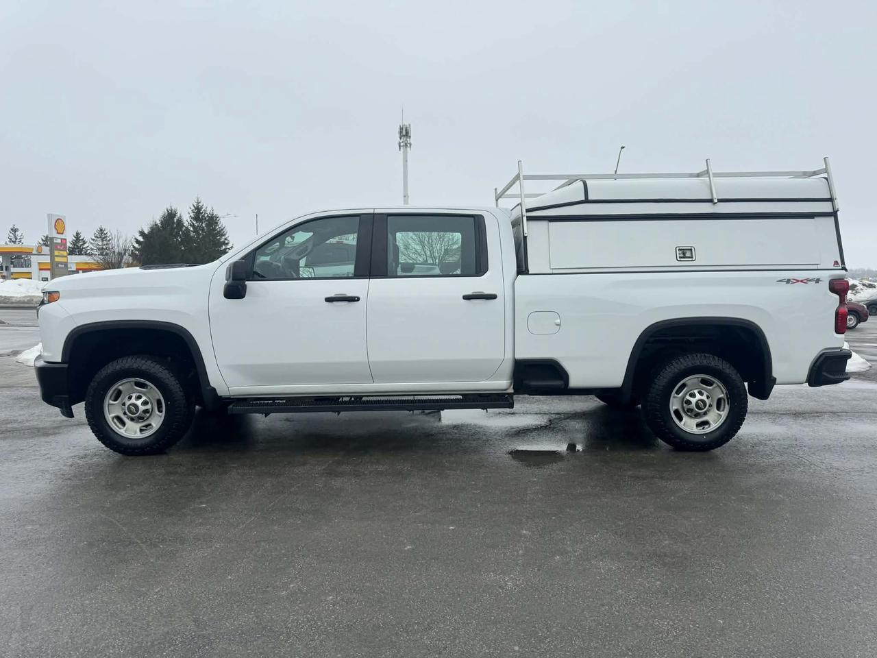 2022 Chevrolet SILVERADO 2500HD 4WD Crew Cab 172  Work Truck Photo