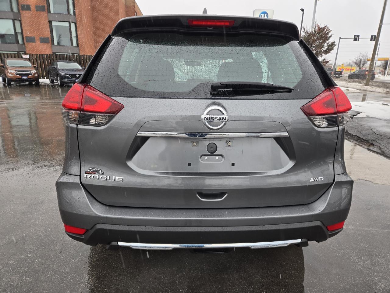 2017 Nissan Rogue AWD 4dr S Photo3