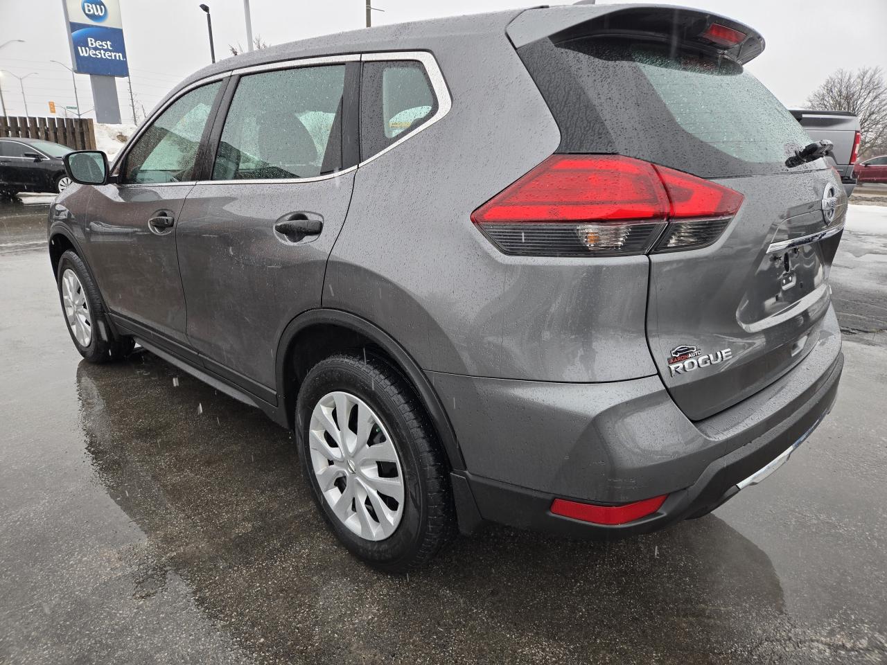 2017 Nissan Rogue AWD 4dr S Photo