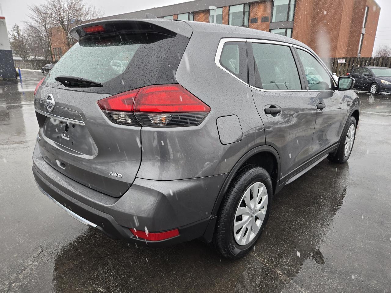 2017 Nissan Rogue AWD 4dr S Photo4