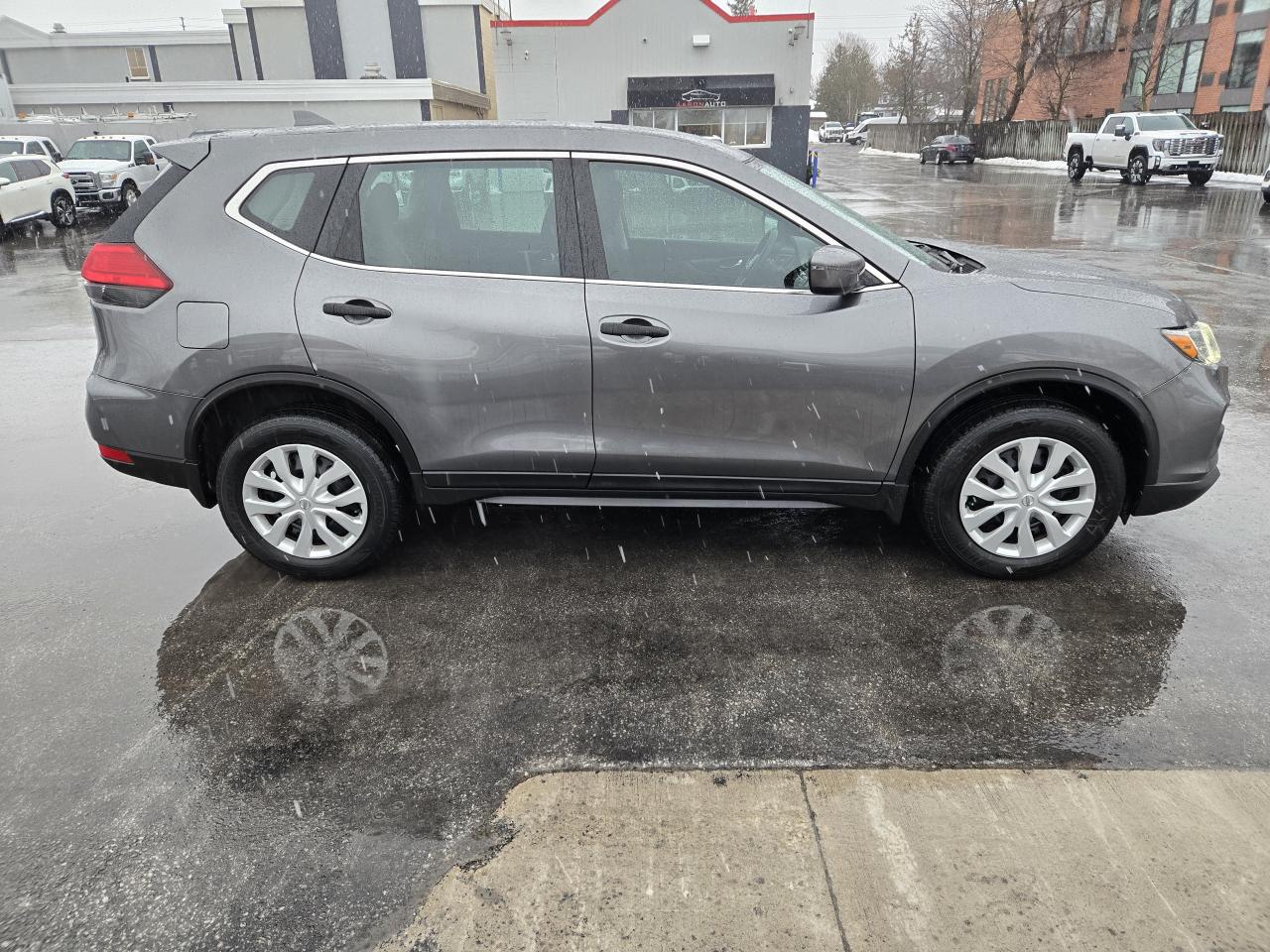 2017 Nissan Rogue AWD 4dr S Photo