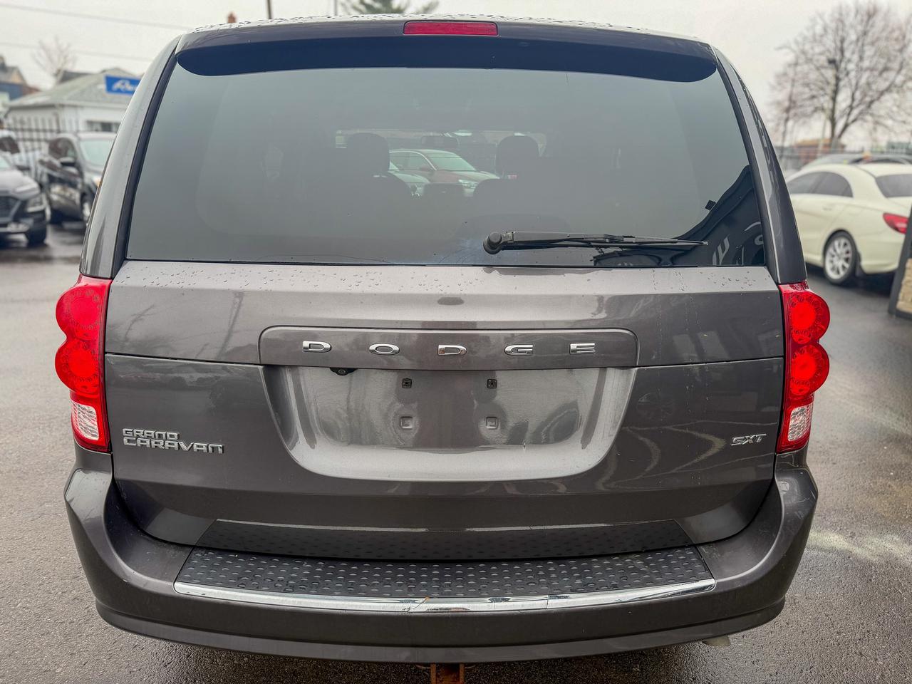 2017 Dodge Grand Caravan SXT/DVD PLAYER/CAMERA/STOW'N GO/NO ACCIDENTS/3.6L Photo3