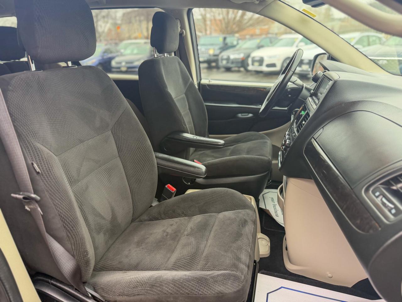 2017 Dodge Grand Caravan SXT/DVD PLAYER/CAMERA/STOW'N GO/NO ACCIDENTS/3.6L Photo