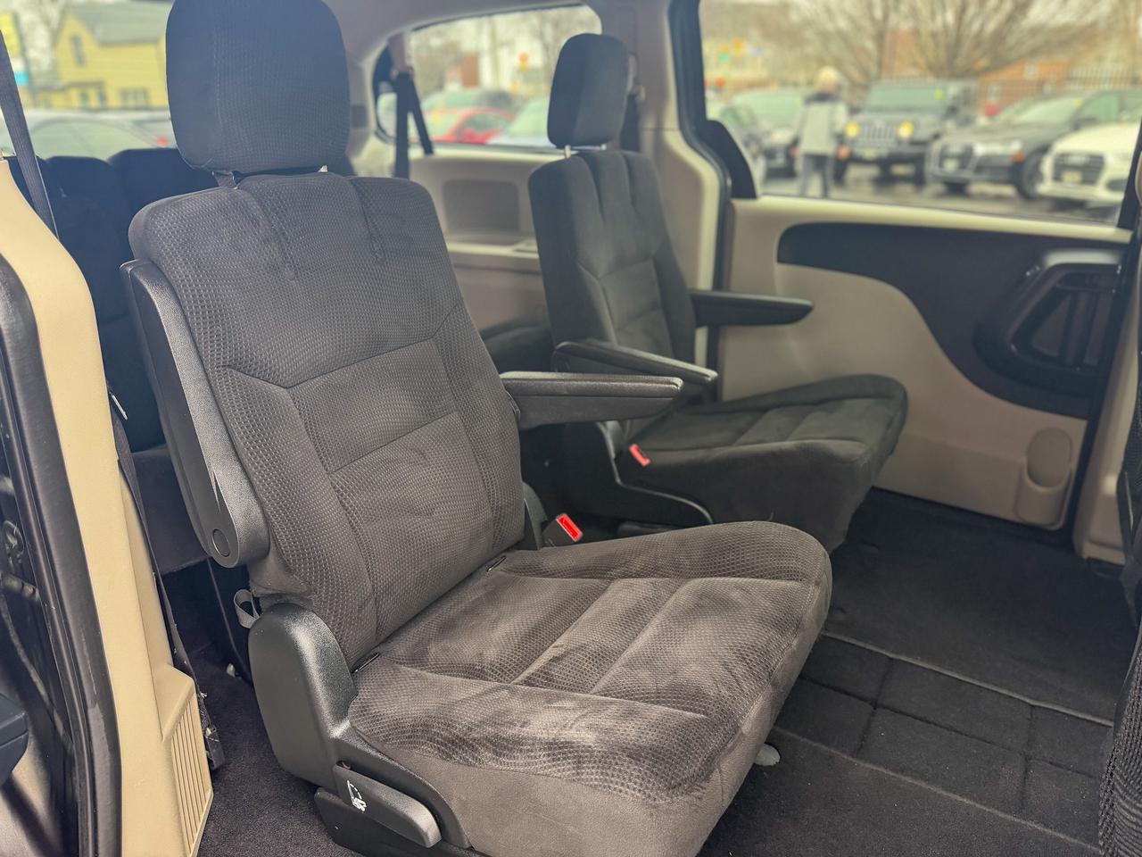 2017 Dodge Grand Caravan SXT/DVD PLAYER/CAMERA/STOW'N GO/NO ACCIDENTS/3.6L Photo