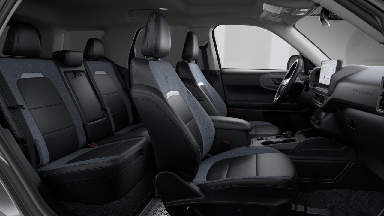 2026 Ford Bronco Sport Outer Banks Photo3