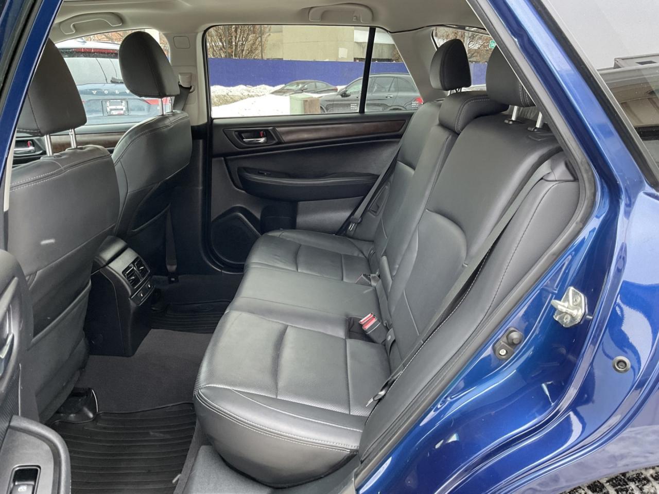 2016 Subaru Outback 3.6R Limited W/Tech Pkg - LTHR! NAV! BACK-UP CAM! Photo