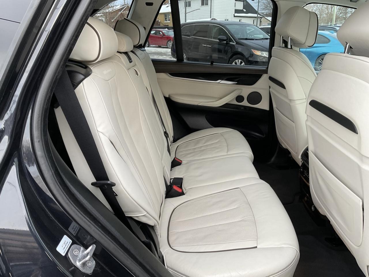 2016 BMW X5 xDrive35i - INDVIDUAL PKG! HUD! NAV! BACK-UP CAM! Photo