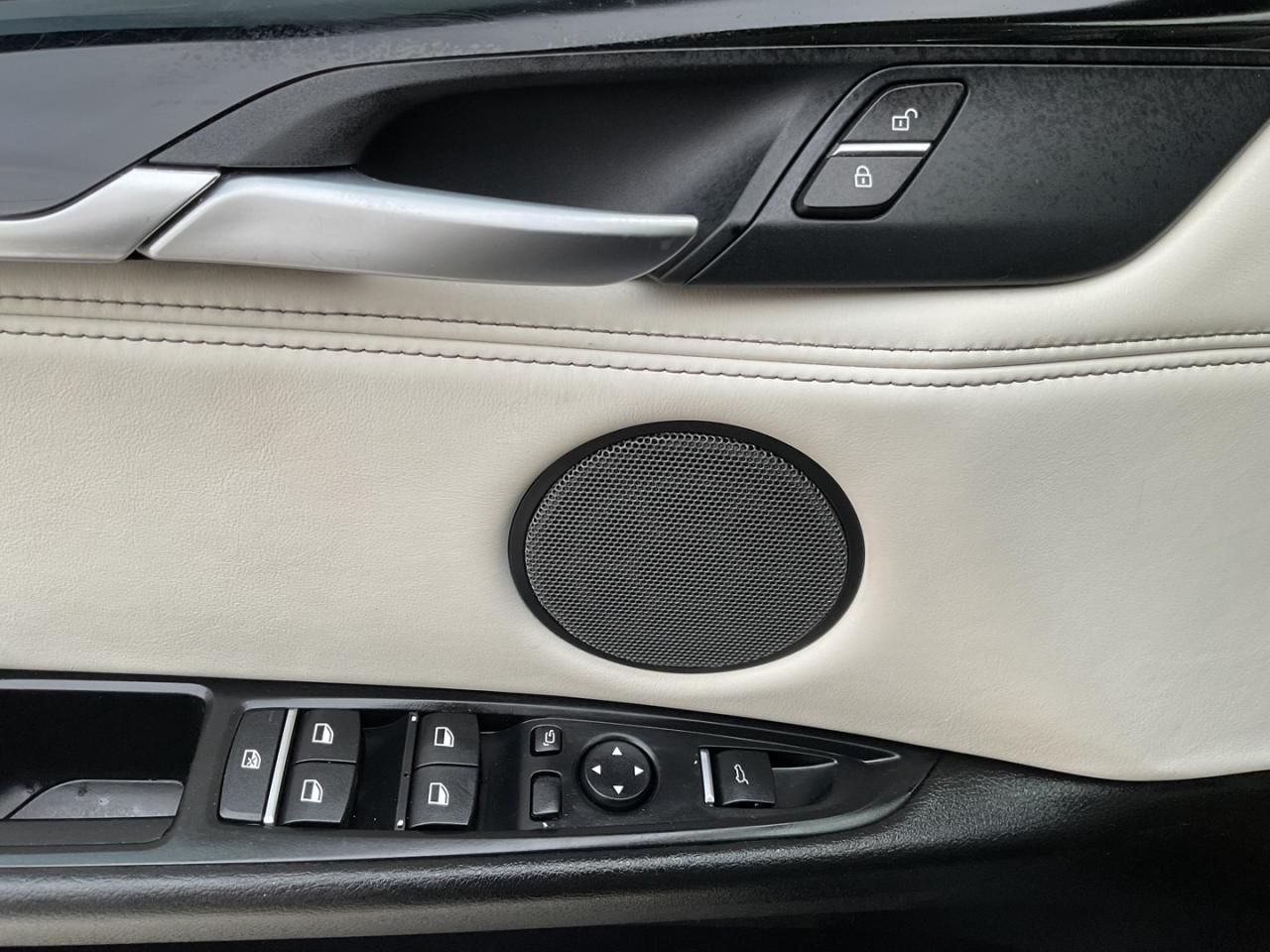 2016 BMW X5 xDrive35i - INDVIDUAL PKG! HUD! NAV! BACK-UP CAM! Photo