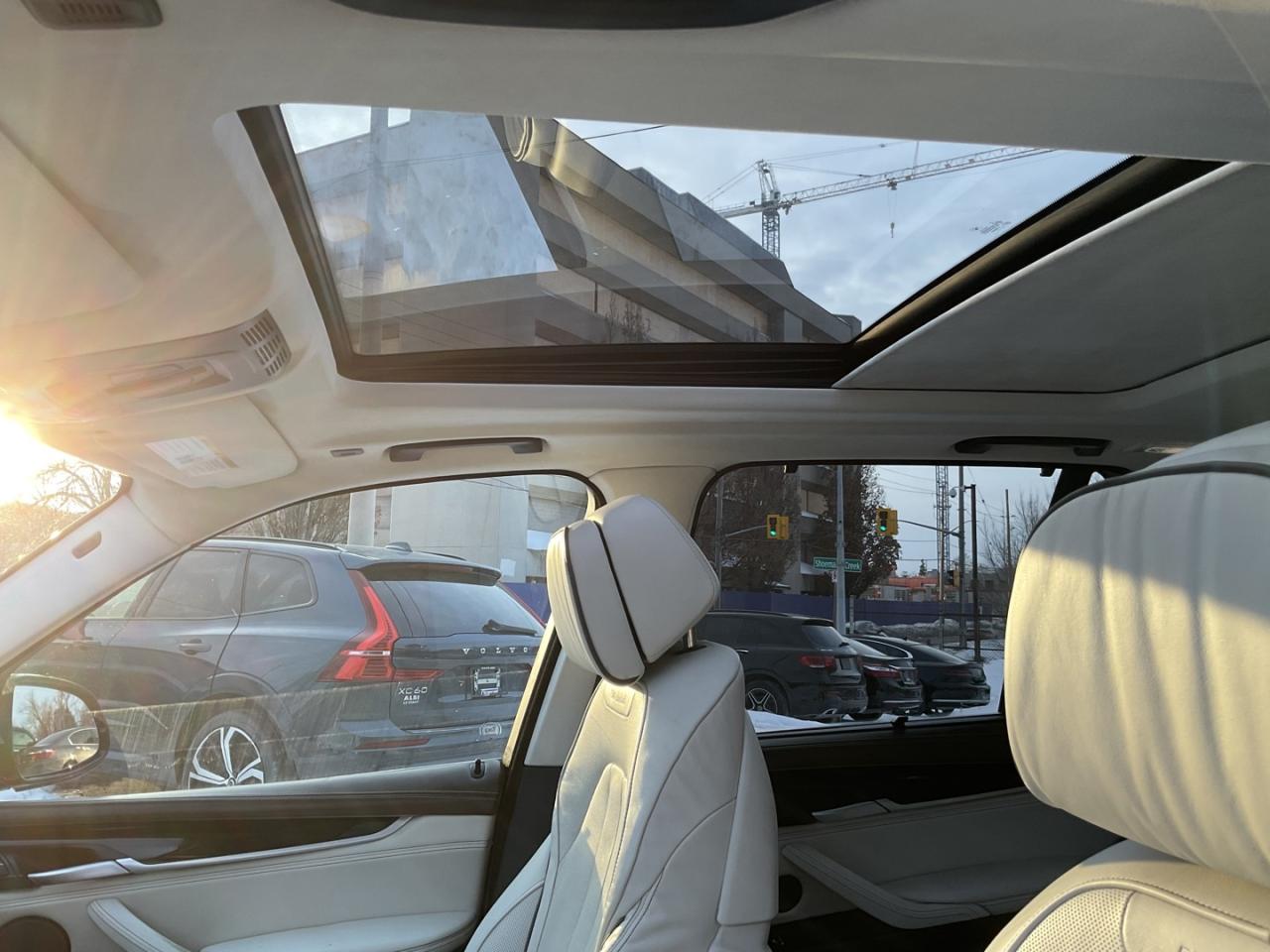 2016 BMW X5 xDrive35i - INDVIDUAL PKG! HUD! NAV! BACK-UP CAM! Photo