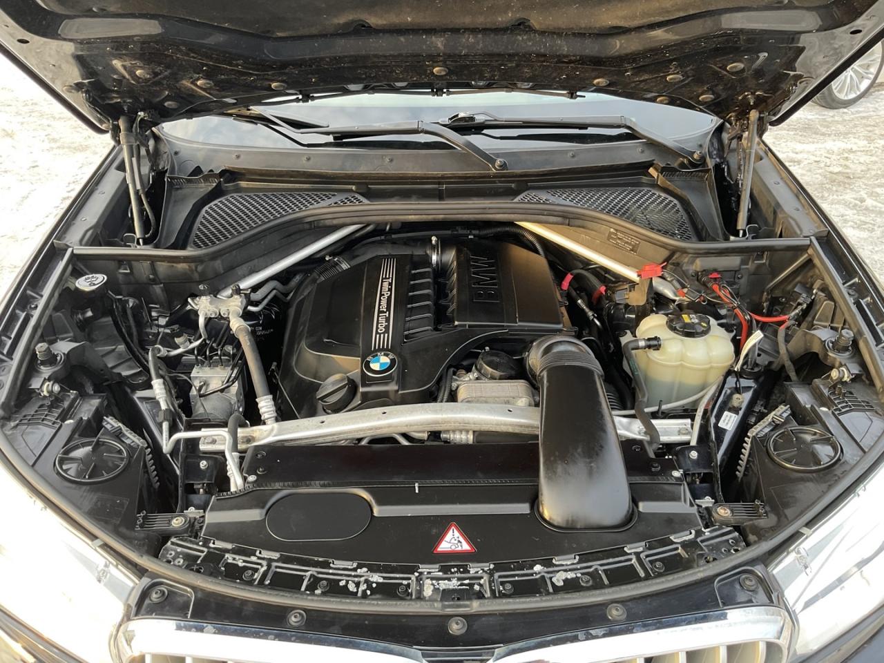 2016 BMW X5 xDrive35i - INDVIDUAL PKG! HUD! NAV! BACK-UP CAM! Photo