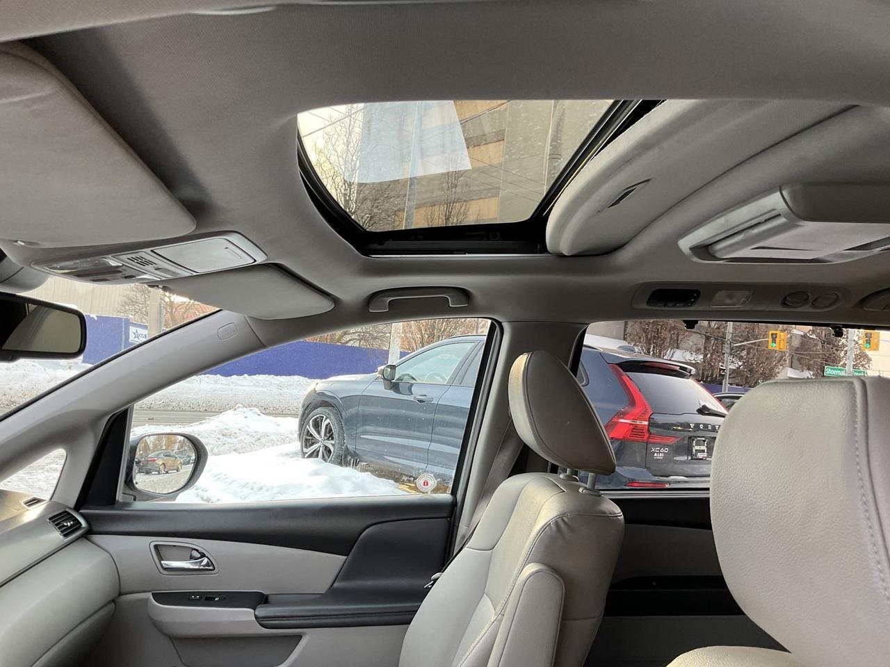 2017 Honda Odyssey EX-L w/Navigation - LTHR! DVD! BACK-UP/BLIND-SPOT Photo