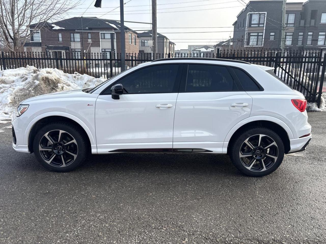 2024 Audi Q3 Progressiv w/2 Sets of Tires Clean Carfax Photo