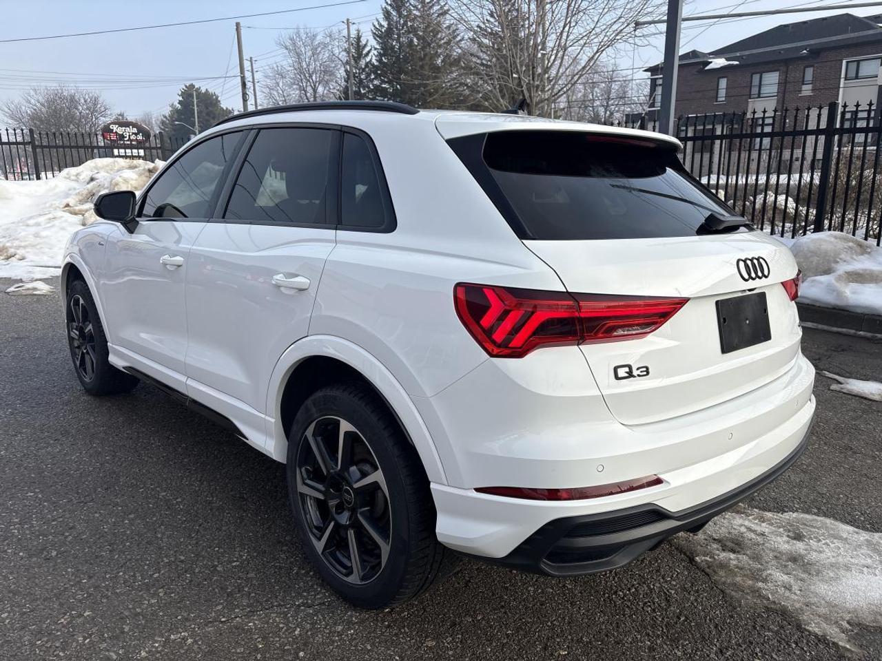 2024 Audi Q3 Progressiv w/2 Sets of Tires Clean Carfax Photo