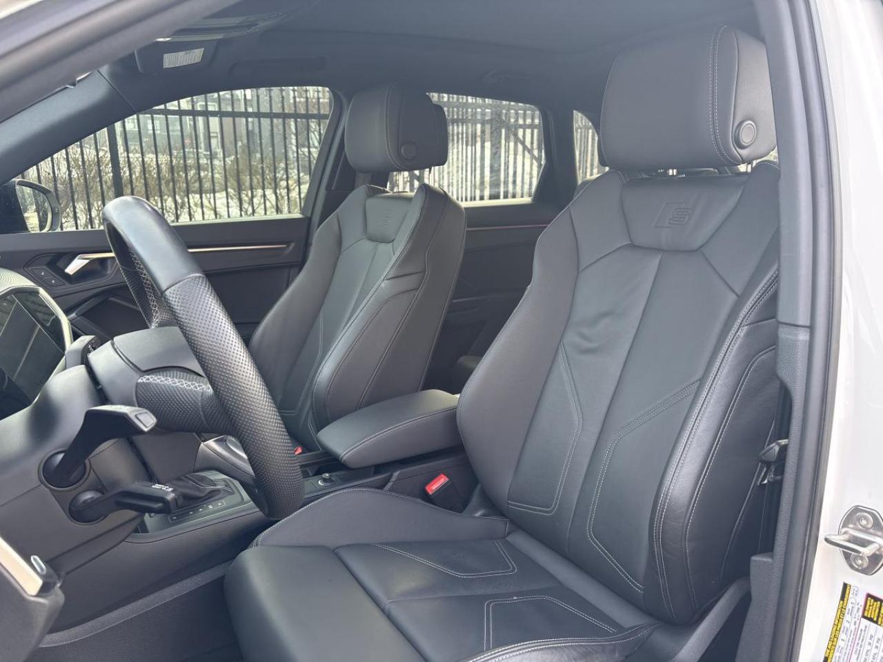 2024 Audi Q3 Progressiv w/2 Sets of Tires Clean Carfax Photo