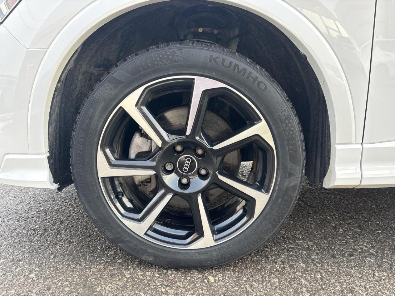 2024 Audi Q3 Progressiv w/2 Sets of Tires Clean Carfax Photo