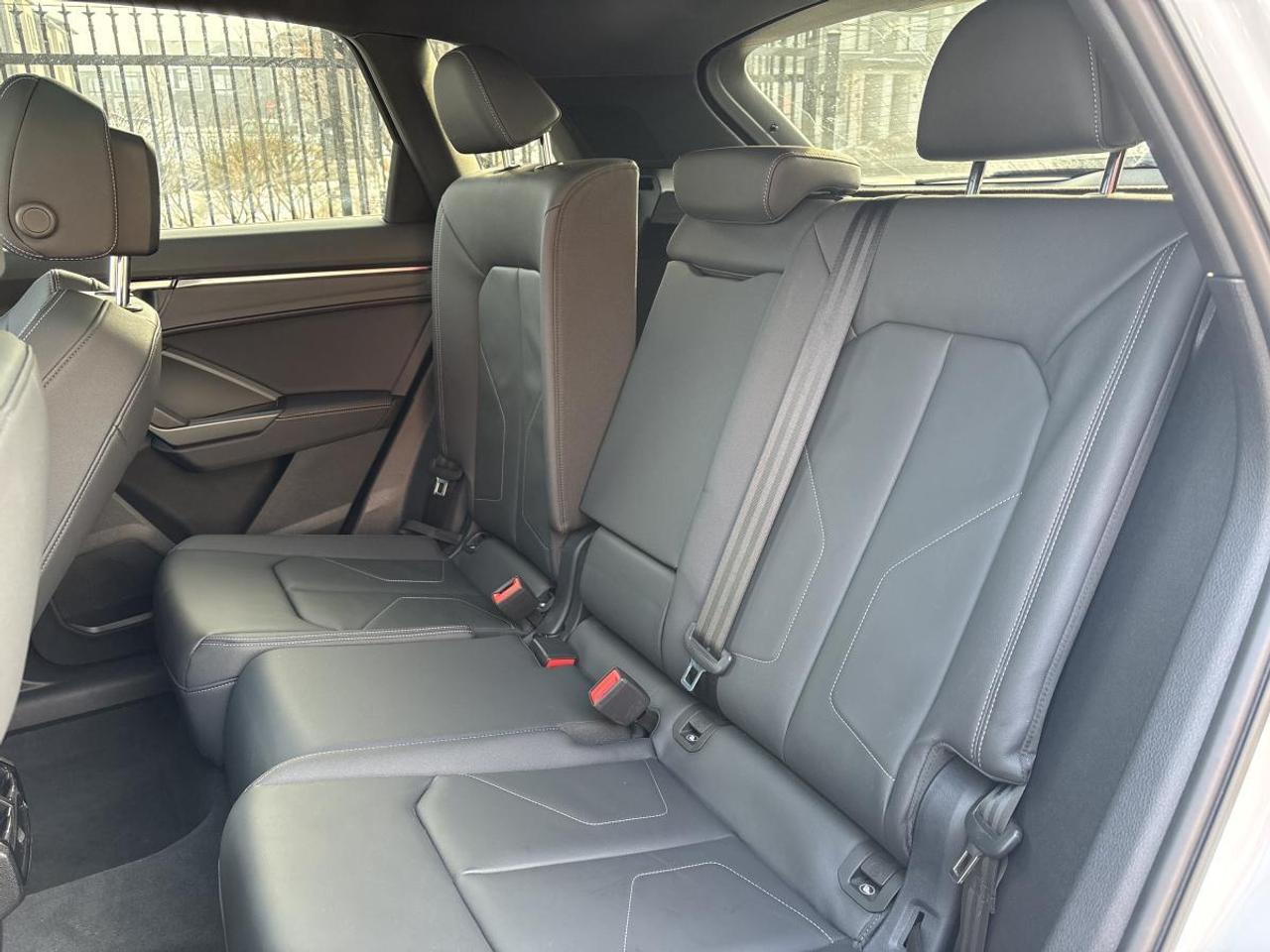 2024 Audi Q3 Progressiv w/2 Sets of Tires Clean Carfax Photo