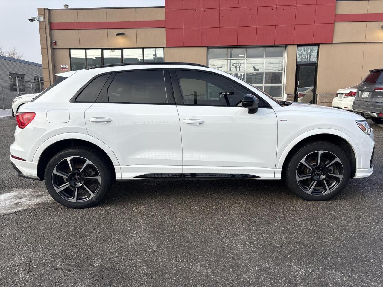 2024 Audi Q3 Progressiv w/2 Sets of Tires Clean Carfax Photo
