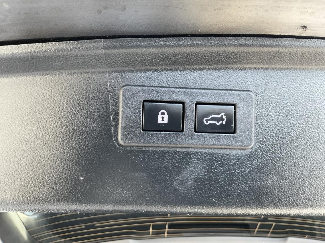 2022 Subaru Outback Touring - EYE SIGHT! BACK-UP CAM! BSM! SUNROOF! Photo