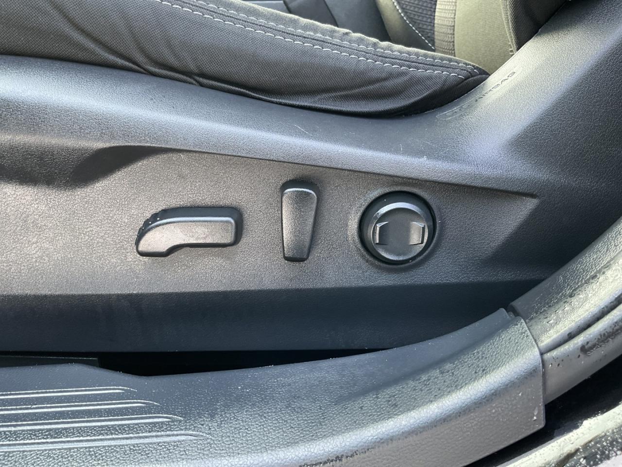 2022 Subaru Outback Touring - EYE SIGHT! BACK-UP CAM! BSM! SUNROOF! Photo