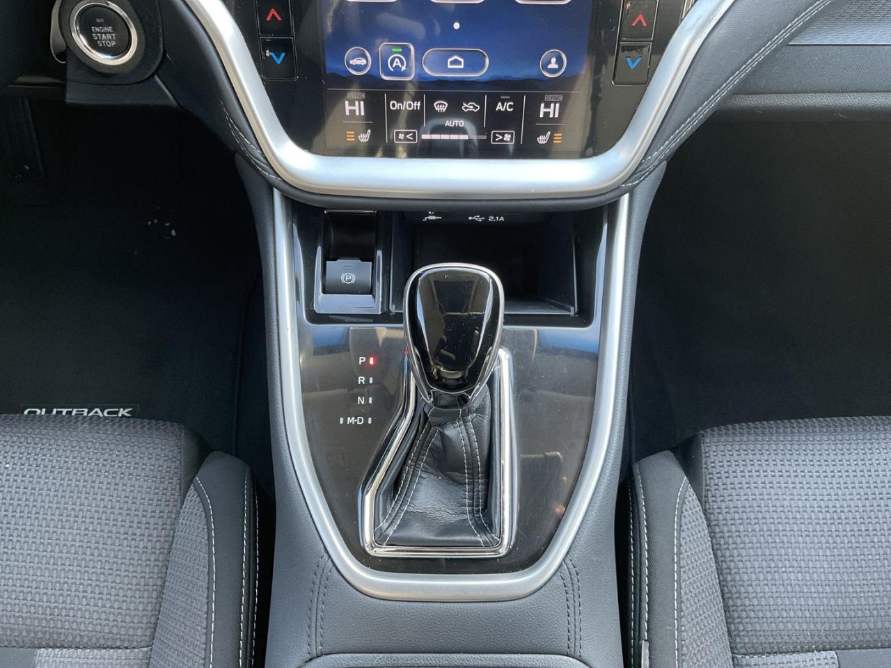 2022 Subaru Outback Touring - EYE SIGHT! BACK-UP CAM! BSM! SUNROOF! Photo