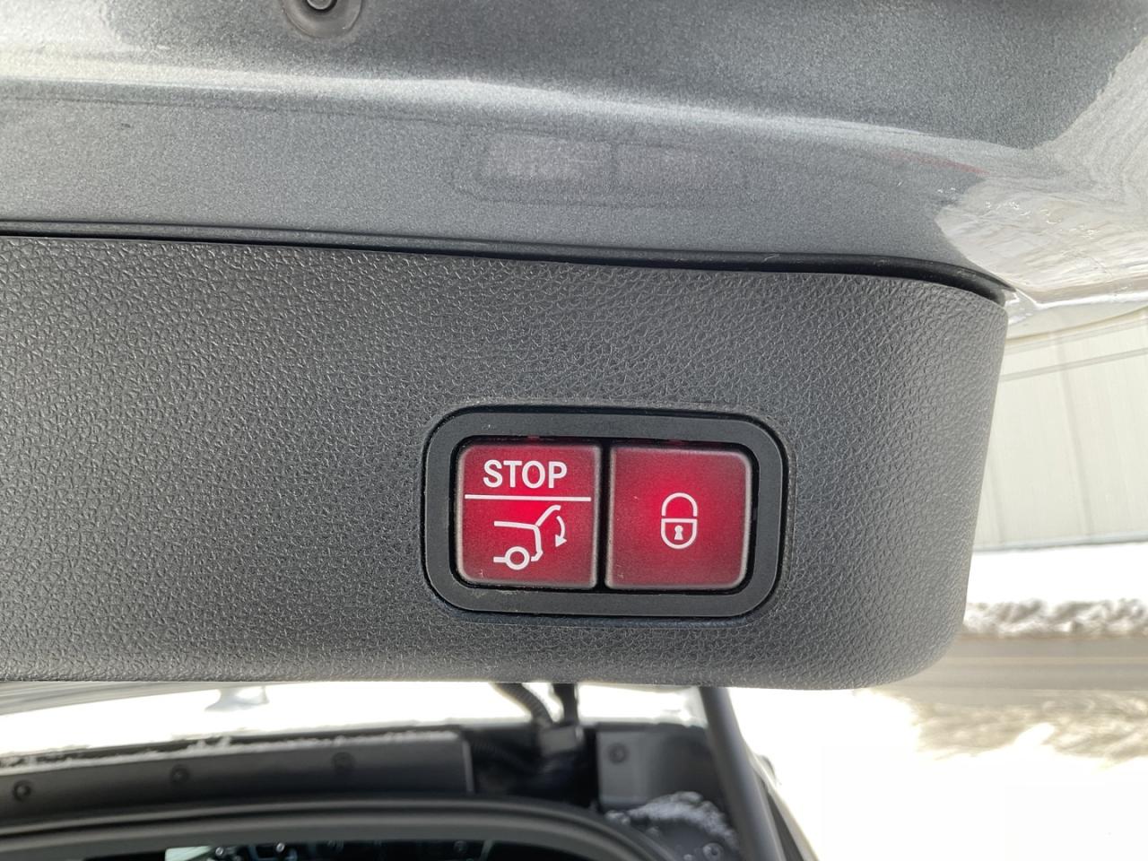 2018 Mercedes-Benz GLE GLE 550 - NAV! 360 CAM! BSM! PANO ROOF! H/K AUDIO! Photo