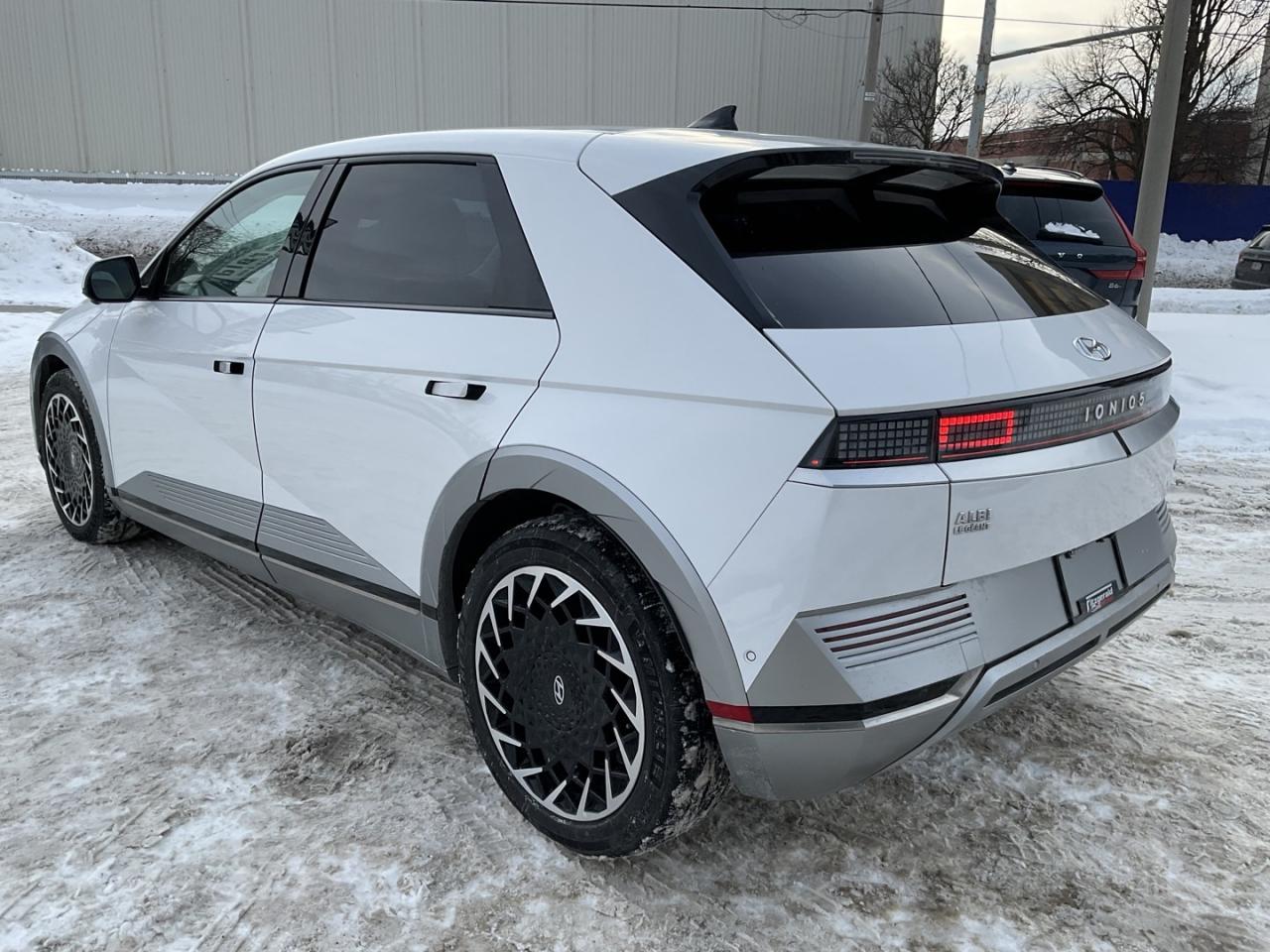 2024 Hyundai IONIQ 5 LONG RANGE AWD W/ LUX PKG - LTHR! HUD! NAV! 360 CA Photo