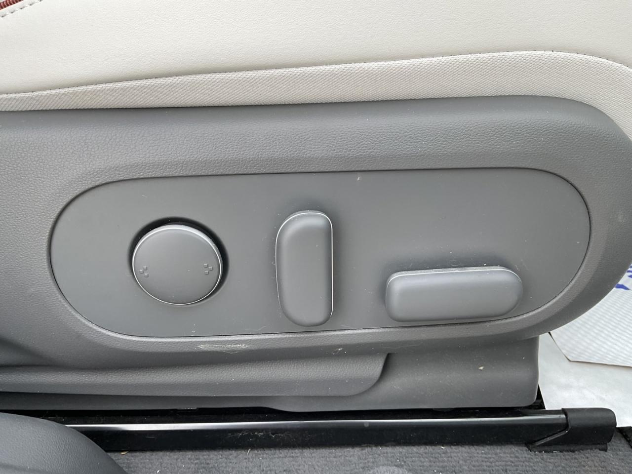 2024 Hyundai IONIQ 5 LONG RANGE AWD W/ LUX PKG - LTHR! HUD! NAV! 360 CA Photo