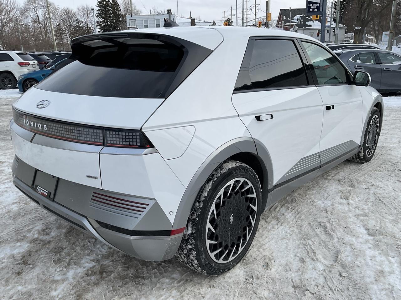 2024 Hyundai IONIQ 5 LONG RANGE AWD W/ LUX PKG - LTHR! HUD! NAV! 360 CA Photo