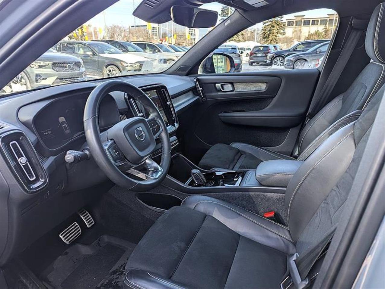 2022 Volvo XC40 Recharge Plus Photo