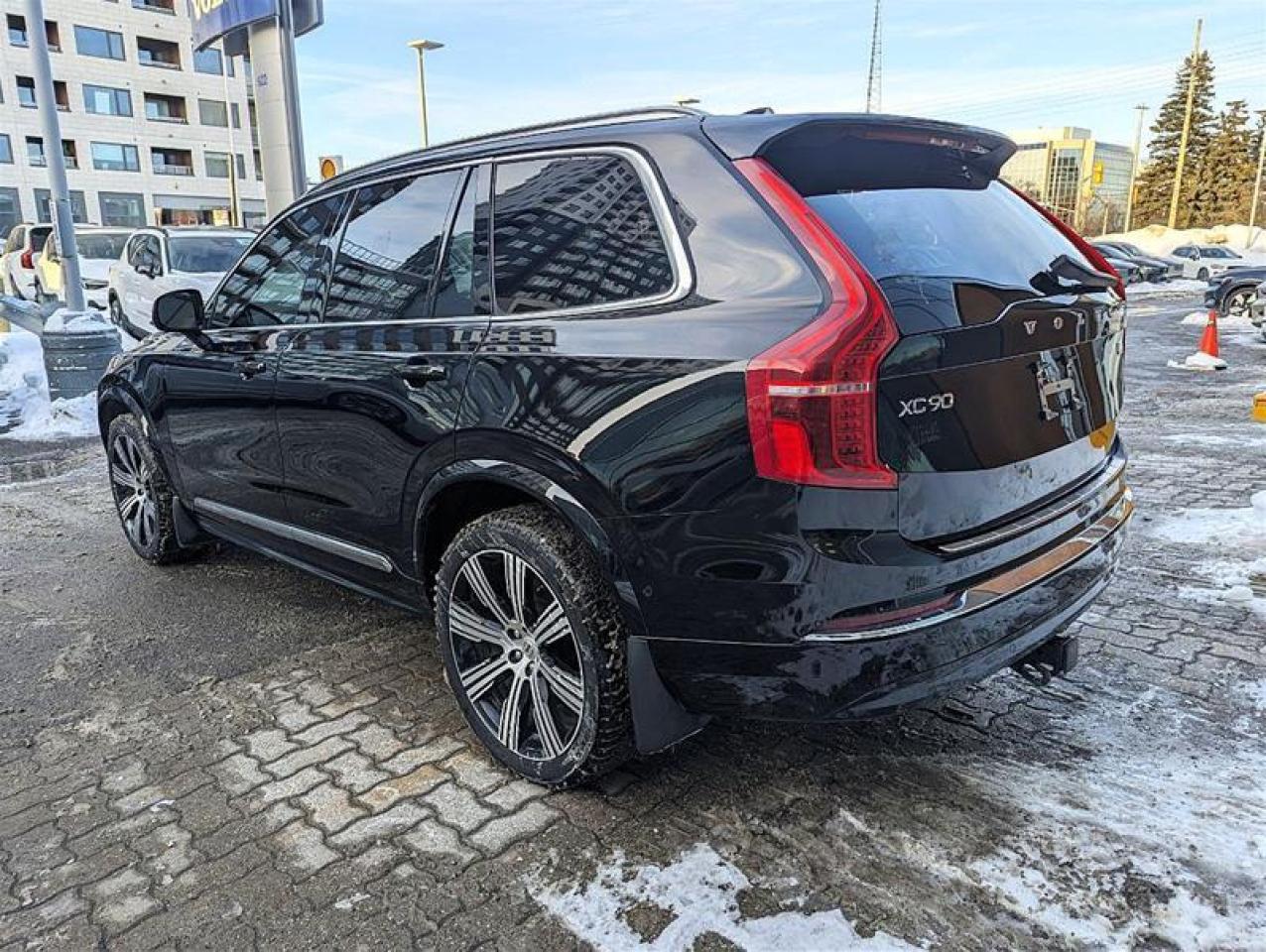 2024 Volvo XC90 Recharge T8 eAWD PHEV Plus Bright Theme 7-Seater Photo3