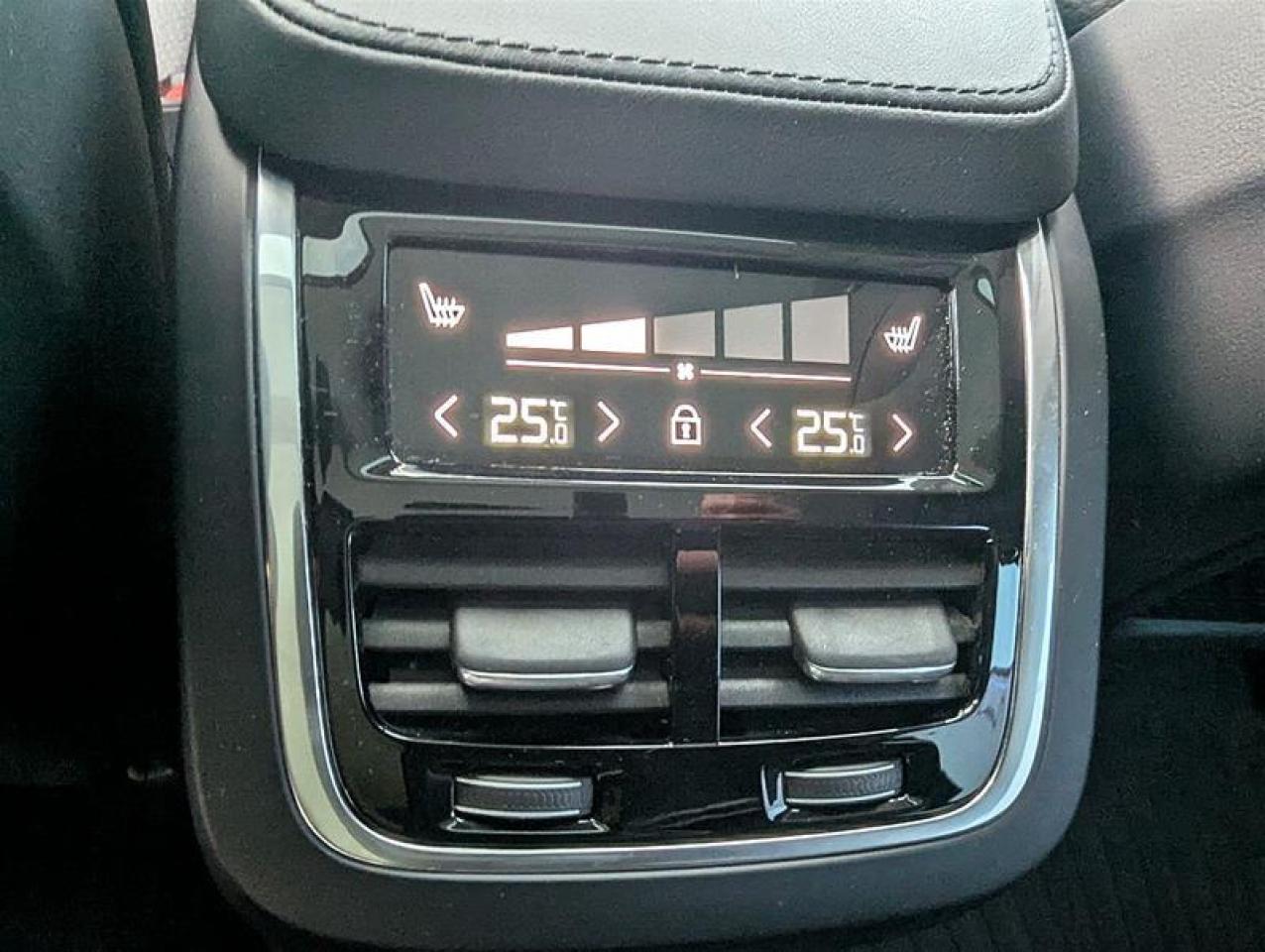 2024 Volvo XC90 Recharge T8 eAWD PHEV Plus Bright Theme 7-Seater Photo