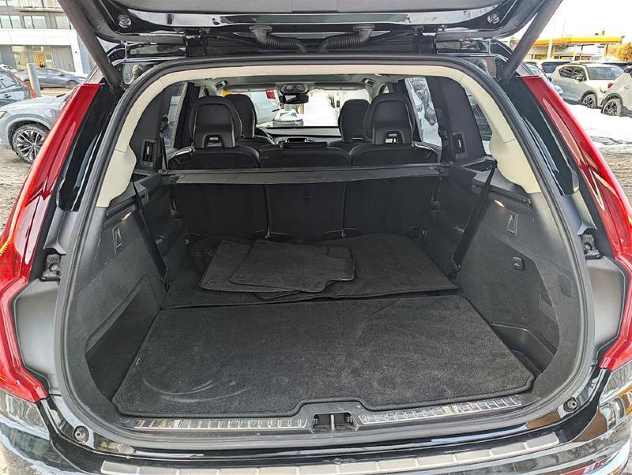 2024 Volvo XC90 Recharge T8 eAWD PHEV Plus Bright Theme 7-Seater Photo